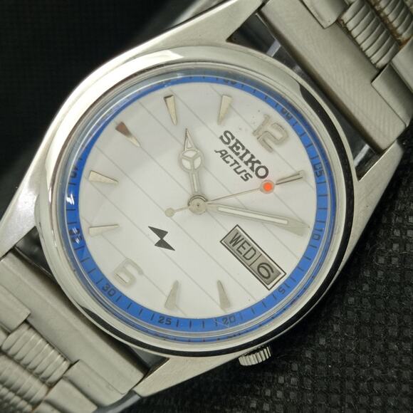 Seiko Other - Vintage 1983 Seiko Automatic Mens Silver Watch W/daydate & Blue accents